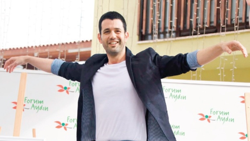 Keremcem'den zeybek şov