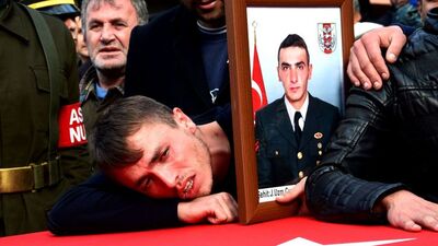 Sadece 3 hafta önceydi! Resmini taşıdı, yakınlarıyla ağladı...