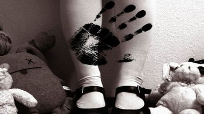 Koruyucu aile olarak aldı, 4.5 yaşında istismara başladı!