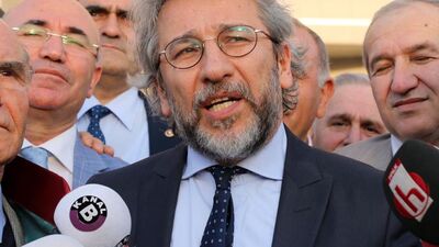 Dündar'a bir ceza iki beraat