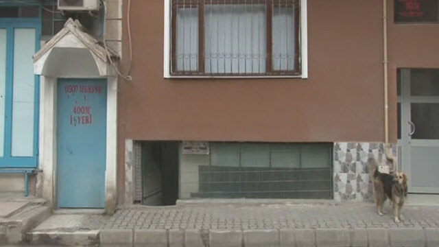 Türbe üstüne apartman!