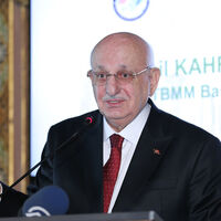 "Laiklik yeni Anayasa'da olmamalı"