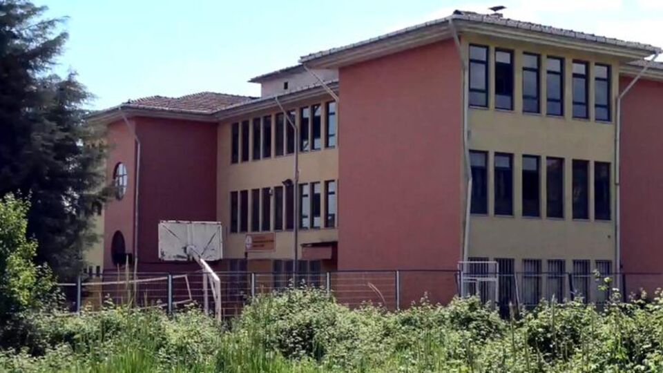 Öğrencileri taciz ettiği iddia edilen öğretmen açığa alındı