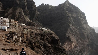 Batı Afrika'da 8 asker, 3 sivil ölü bulundu!