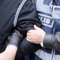 Barışmaları için aracı oldu, üçü aynı evde buluştu! Sonrası korkunç!