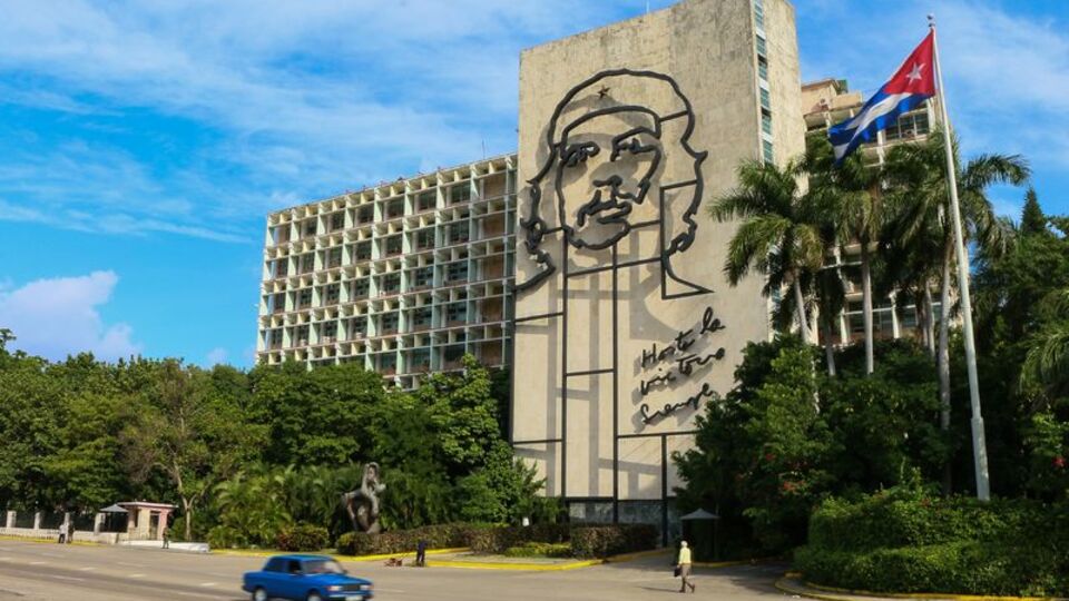 CHP'den Küba'ya çıkarma!