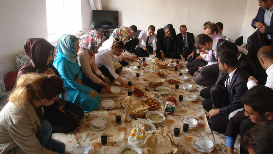 Öğretmenleri ağırlamak için yarışıyorlar!