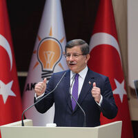 Davutoğlu laiklik tartışmasını bitirdi