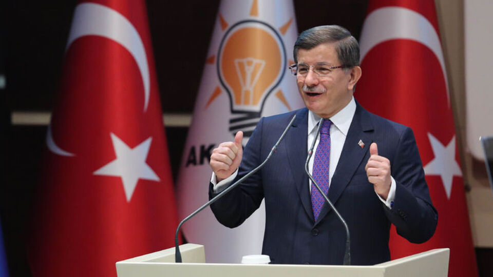 Davutoğlu laiklik tartışmasını bitirdi