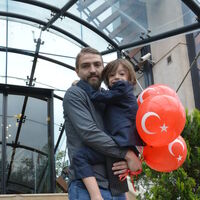 Caner yeni evine taşındı