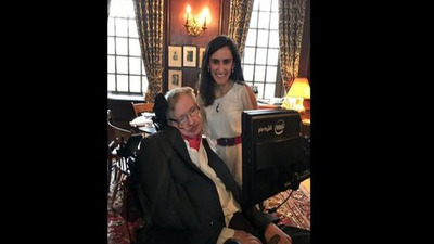 Harvard'lı Türk bilim kadını Stephen Hawking'i ağırladı