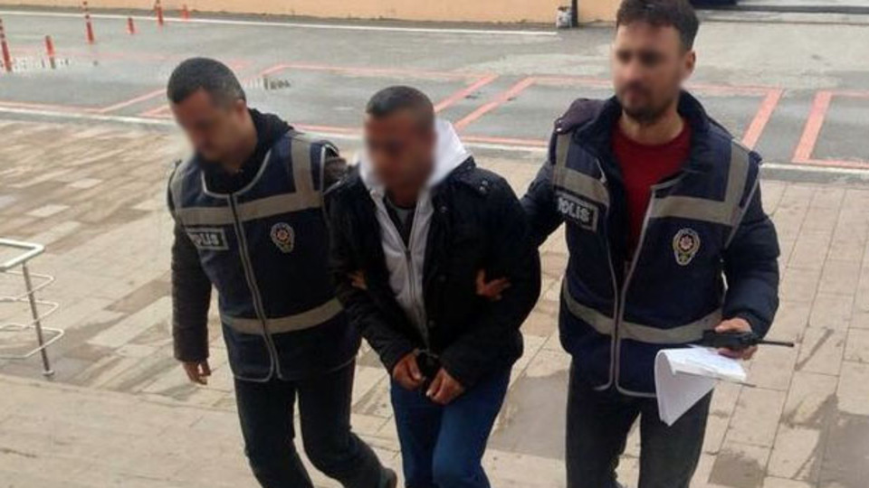 Şaşkın hırsız yakayı ele verdi!