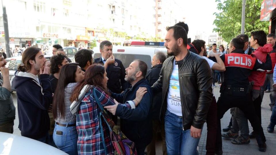 Üniversiteliler arasında bıçaklı kavga!