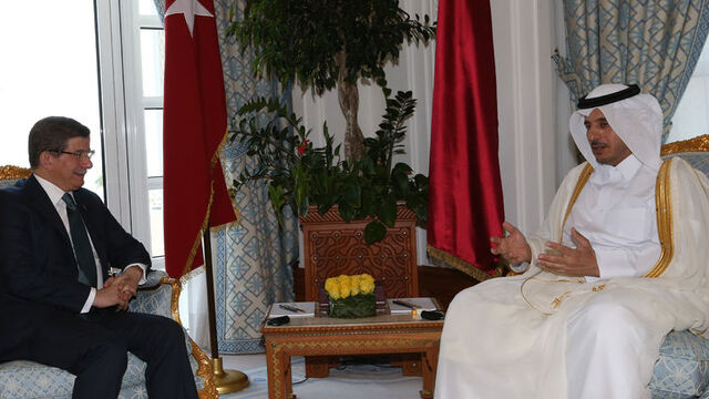 Davutoğlu, Katar Emiri ve Başbakanı ile görüştü