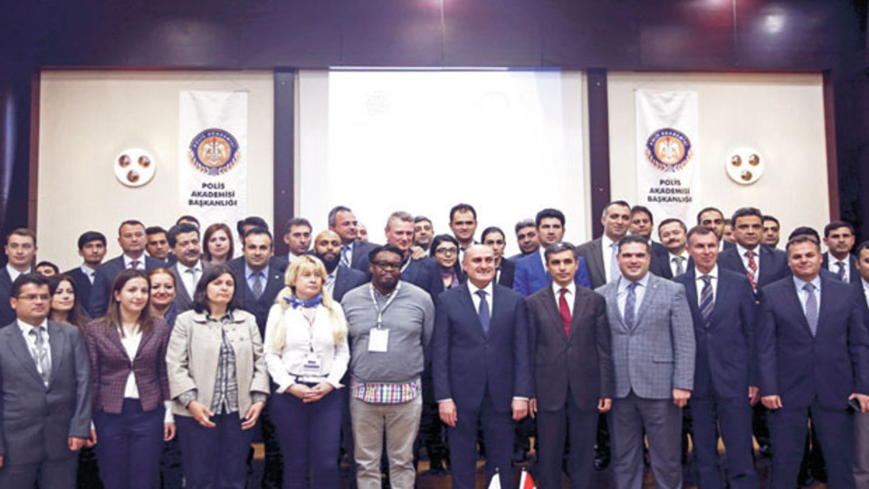 60 polis eğitim sertifikası aldı