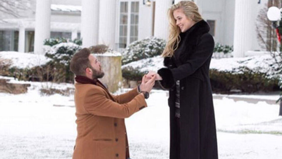 Düğün için ada kiraladı