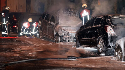 Fatih'te 6 araç kundaklandı!