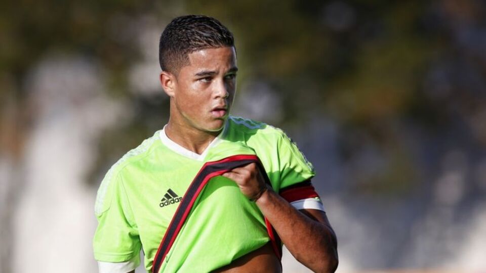 Kluivert'ın oğlu Ajax'ta!