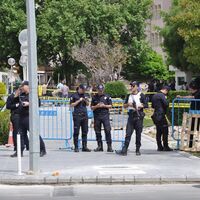 Biri canlı bomba, üç terörist saldırdı!