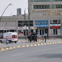 Gaziantep Emniyet Müdürlüğü'ne bombalı saldırı! 2 polis şehit oldu
