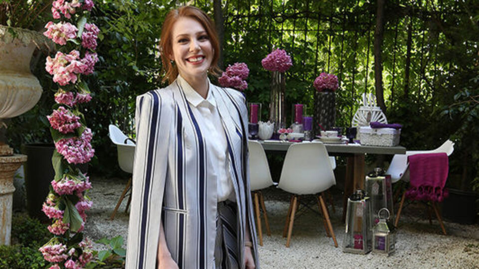 Davetin yıldızı Elçin