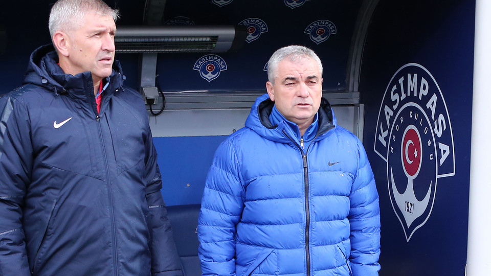 'Yoldan biri gelse...'