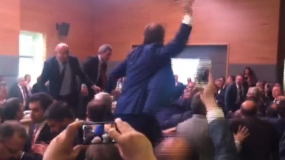 Dokunulmazlık teklifi Anayasa Komisyonu'nda kabul edildi