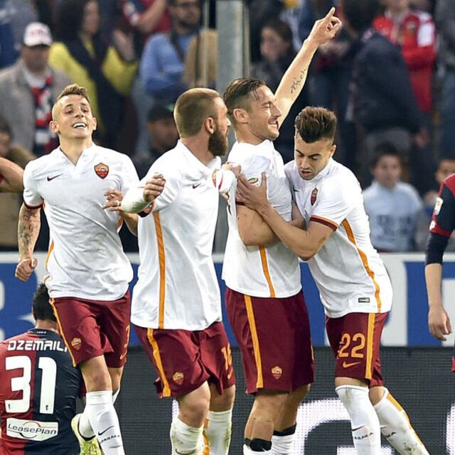Roma'yı yine Totti kurtardı!