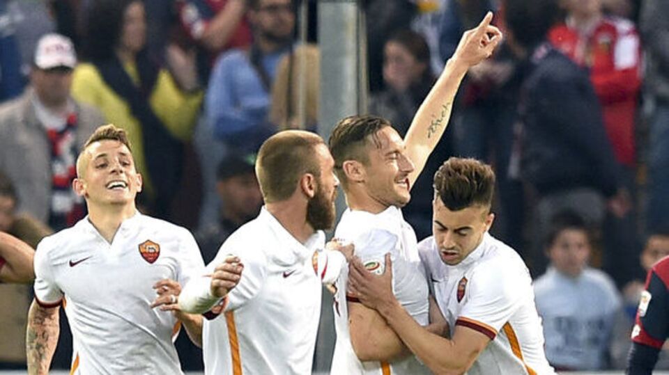 Roma'yı yine Totti kurtardı!