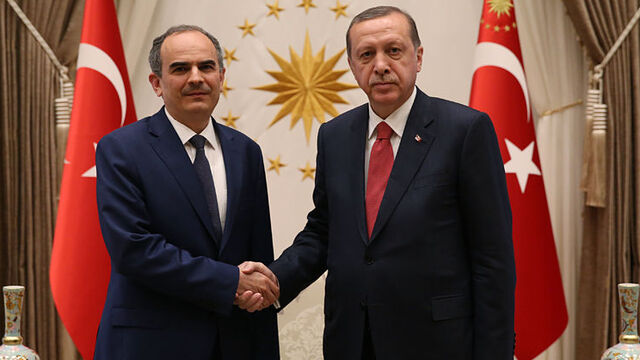 Başçı, Paris'teki görevine başlamadan bıyık bıraktı