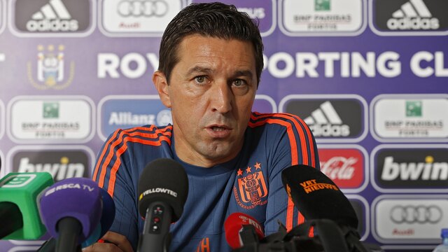 Besnik Hasi'ye Arnavut engeli
