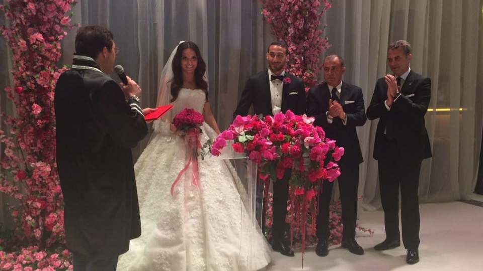 Cenk Tosun dünya evine girdi