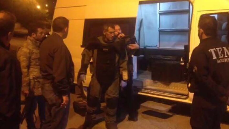 Türbe duvarının kenarında gördüler hemen polisi aradılar!