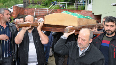 Atatürk'ün naaşı başında nöbet tutan askere veda