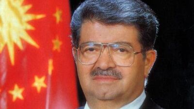 Özal'ın otomobili alıcı bekliyor