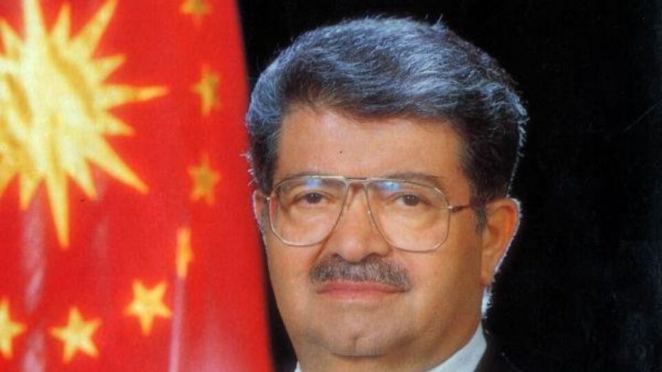 Özal'ın otomobili alıcı bekliyor