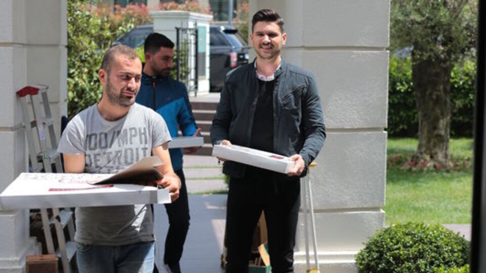 Tolgahan'dan tatlı sürpriz