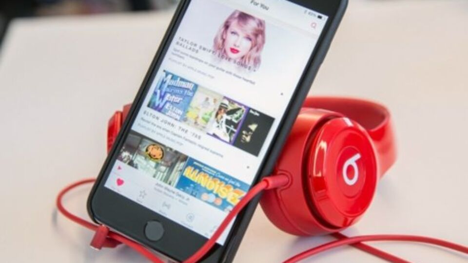 Apple fiyatı yarı yarıya indirdi!