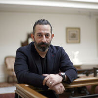 Cem Yılmaz dikkat! Evine gelen misafirler...