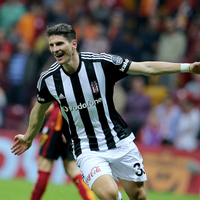 Gomez rekoru egale etti