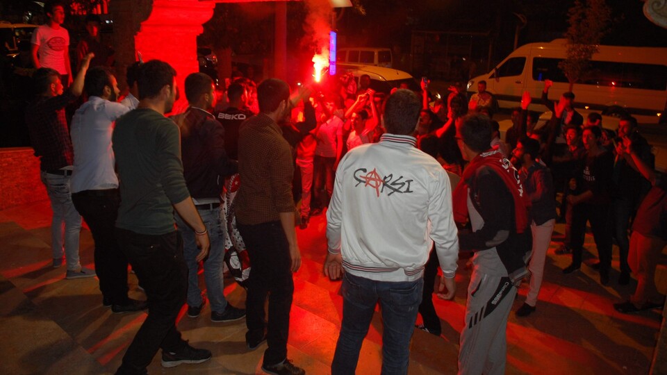 Taraftalar tesislere akın etti!