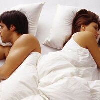 Kadınlar erkeklerden daha çok uyuyor!