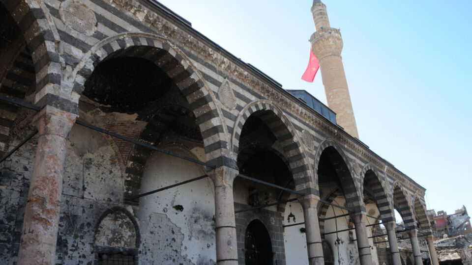 2 cami yıkıldı, 5 tarihi cami kullanılamaz hale geldi