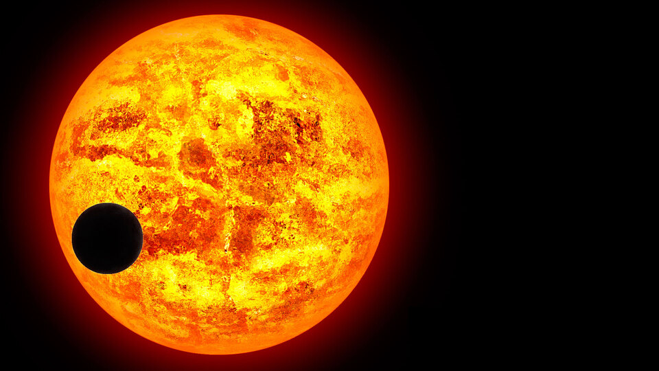 Güneş'in önünden geçiyor!