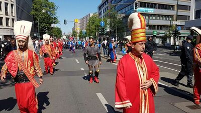Almanya'da Türk Günü: Mehter takımı kılıçsız yürüdü
