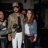 Sevgilisi için bestelediği şarkıyı söyledi!