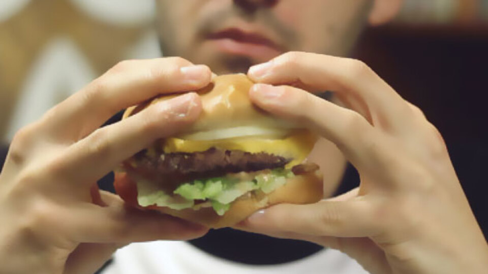 Fast food sevenlere korkunç haber!