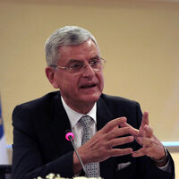 AB Bakanı'ndan açıklama! Vizesiz AB rafa mı kalkıyor?