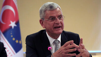 AB Bakanı'ndan açıklama! Vizesiz AB rafa mı kalkıyor?