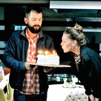 Aslı'ya sette pastalı sürpriz